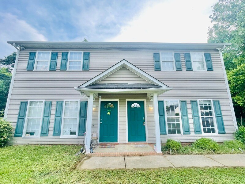 Foto principal - 2911 Bob White Cir