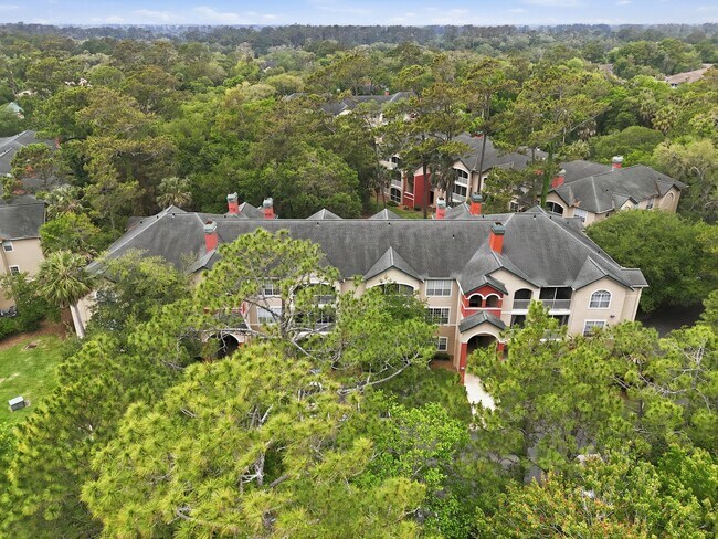 Foto del edificio - 211 Colima Ct
