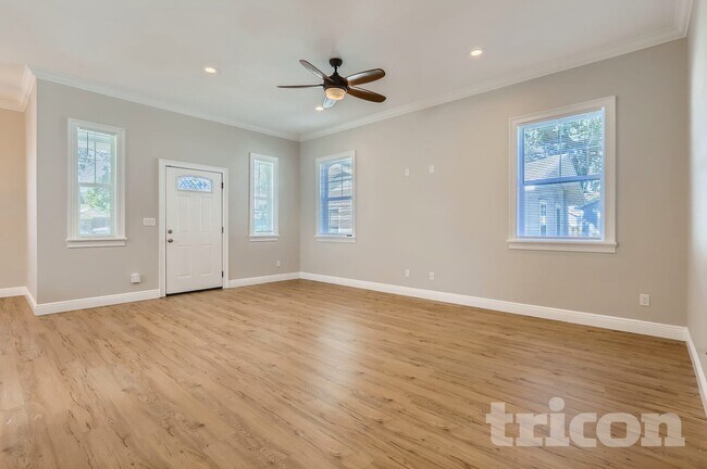 Foto del edificio - 7703 N Huntley Ave