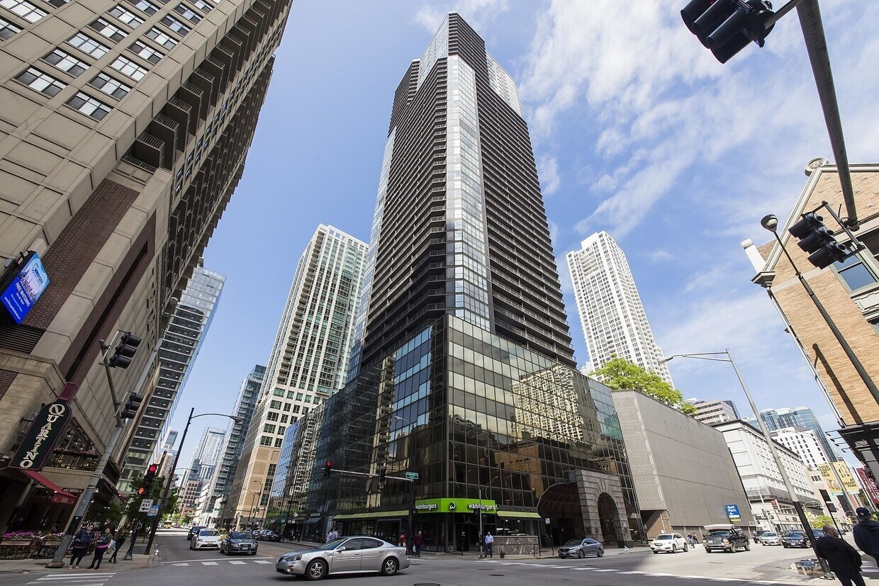 Foto principal - 10 E Ontario St