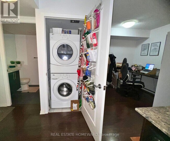 Photo du bâtiment - 75 E Liberty St