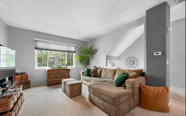 Building Photo - 3385 Ravinia Cir