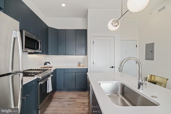 Building Photo - 1822 N Front St