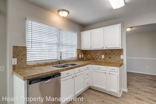 Building Photo - 4 br, 3 bath House - 100 Sipes Court