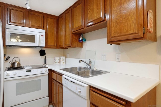 Building Photo - 4330 Idaho St