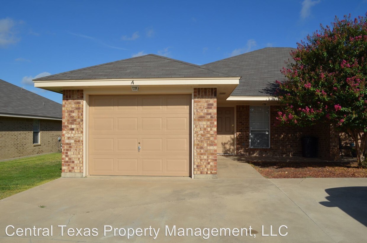 2302 Wildewood Dr, Harker Heights, TX 76548 Room for Rent in Harker