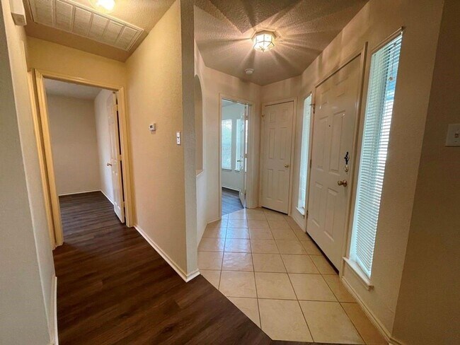Foto del edificio - Cozy one story in Plum Creek!