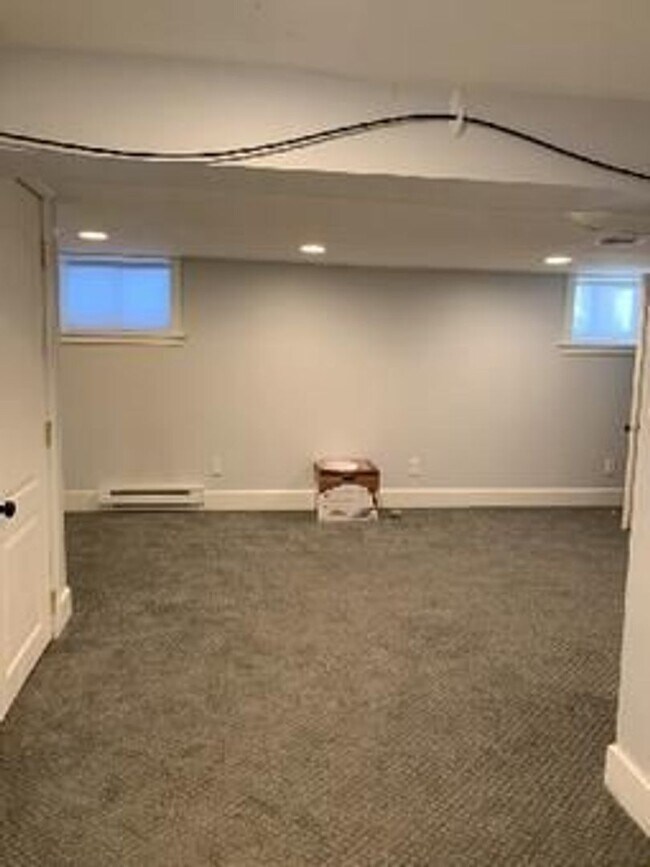 Foto del edificio - AVAILABLE AUGUST -  3 BED 2 BATH