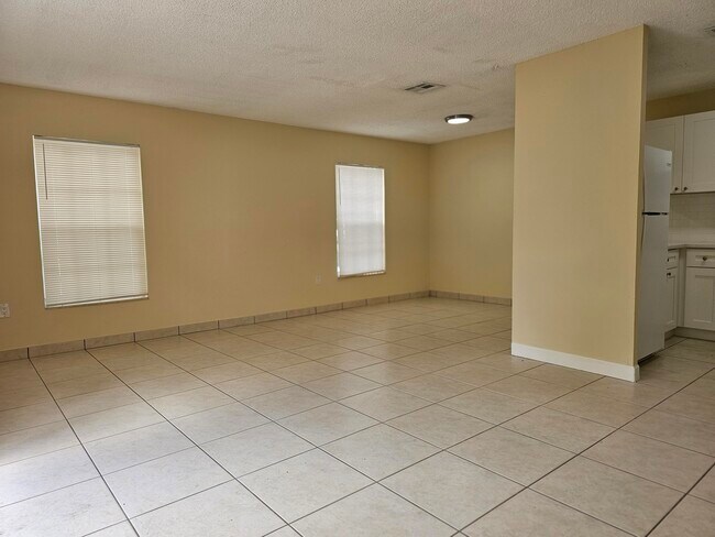 Building Photo - 5836 S 37th Ct
