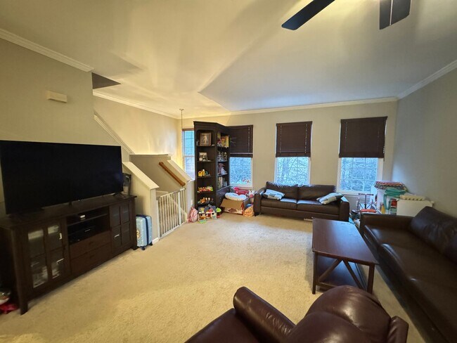 Foto del edificio - Stunning 3 Bed 2.5 Bath Home With Fenced Yard In Beautiful Harris Property