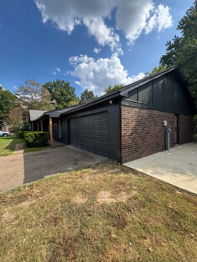 Foto del edificio - 7381 Isherwood Rd