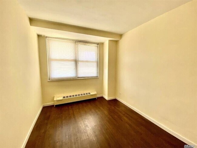 Building Photo - 81-11 45th Ave