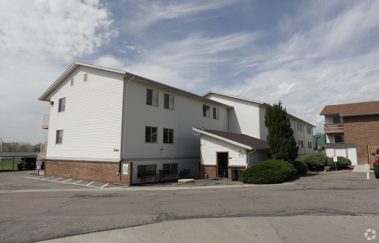 Building Photo - Redwood Village