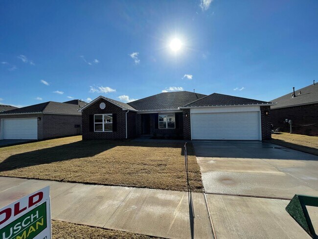 Building Photo - * Available Now! *- Comfort & Space in This 4-Bedroom | 2-Bath Bixby Home