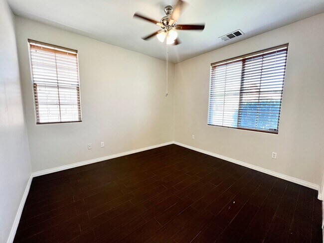 Foto del edificio - AVAILABLE NOW ! 4 Bedroom 3 Bathroom Home PLUS 1 Bed 1 Bath Attached Casita in Indio
