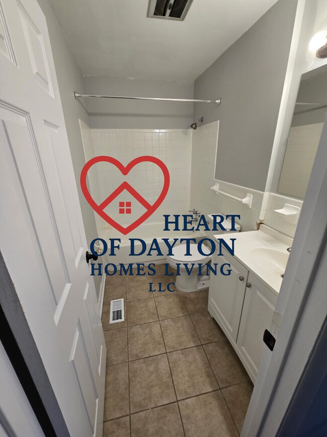 Building Photo - 107-107 Gloria Ave