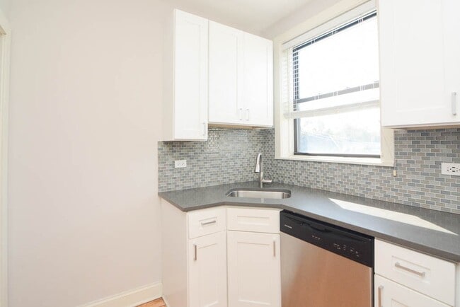 Foto del edificio - 2326 N Rockwell St