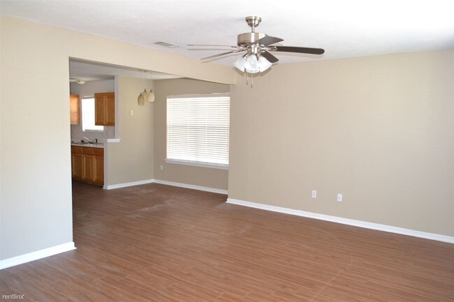 Building Photo - 3 br, 3.5 bath Duplex - 2501 Ashford Dr 2528