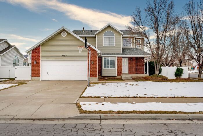 Primary Photo - Amazing Single Family Home for Rent in Layton