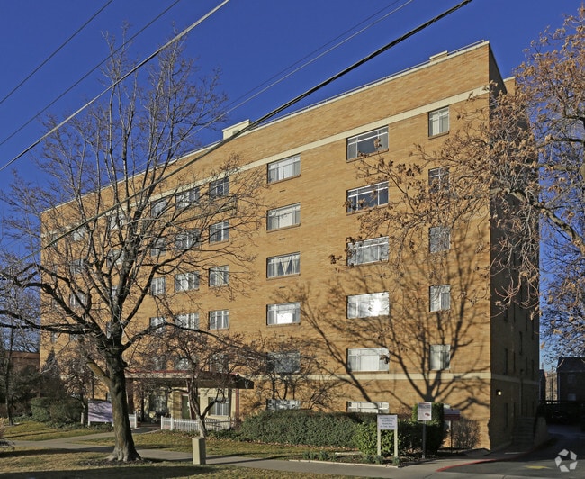 Building Photo - Ben Albert