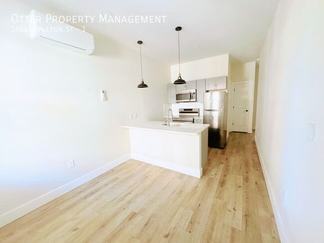 Building Photo - 1464 N Wilton St