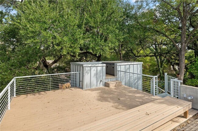 Building Photo - 708 Sparks Ave