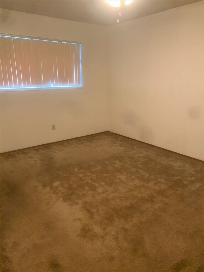 Foto del edificio - Available Now