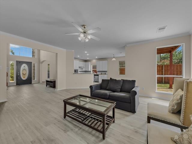 Foto del edificio - 5609 Freedom Ln