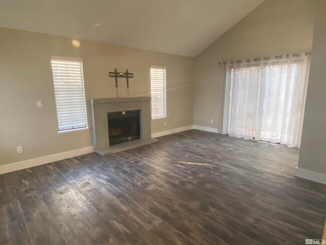 Building Photo - 5830 Shadow Park Dr