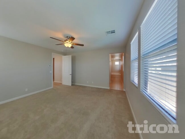 Foto del edificio - 6852 Whisper Canyon Pl