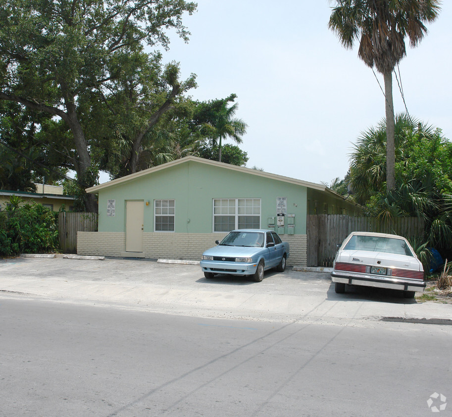 Building Photo - 916 W Las Olas Blvd