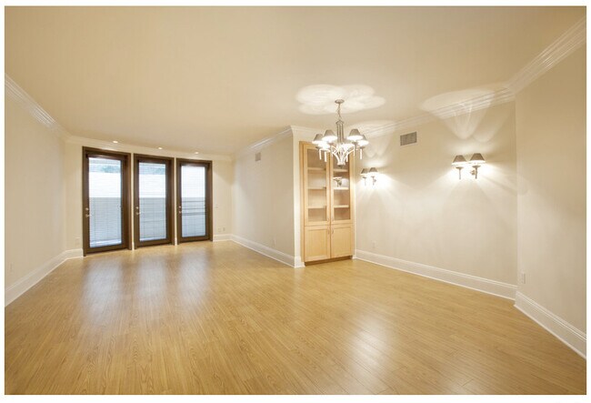 Foto del edificio - 10305 Almayo Ave