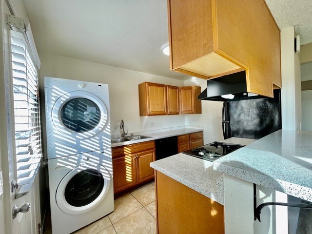 Building Photo - 2964 Peppertree Ln