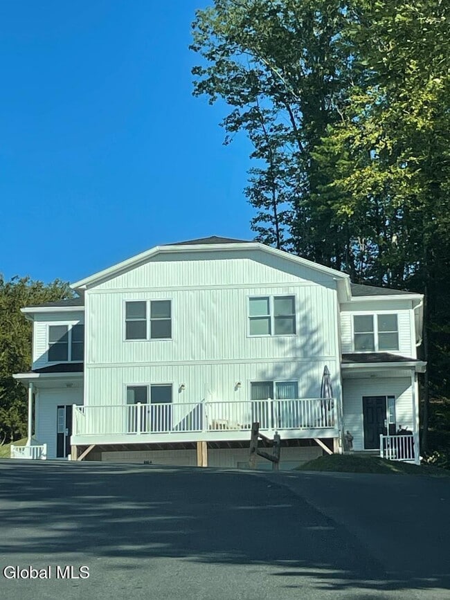 Building Photo - 540 NY-9P