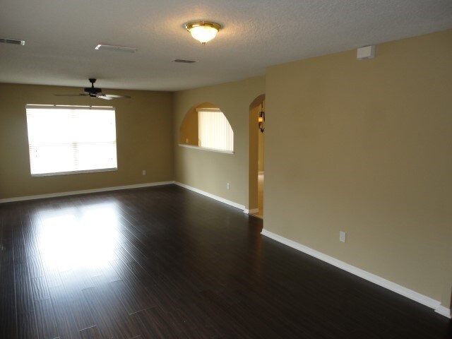 Building Photo - 1907 Seatonham St