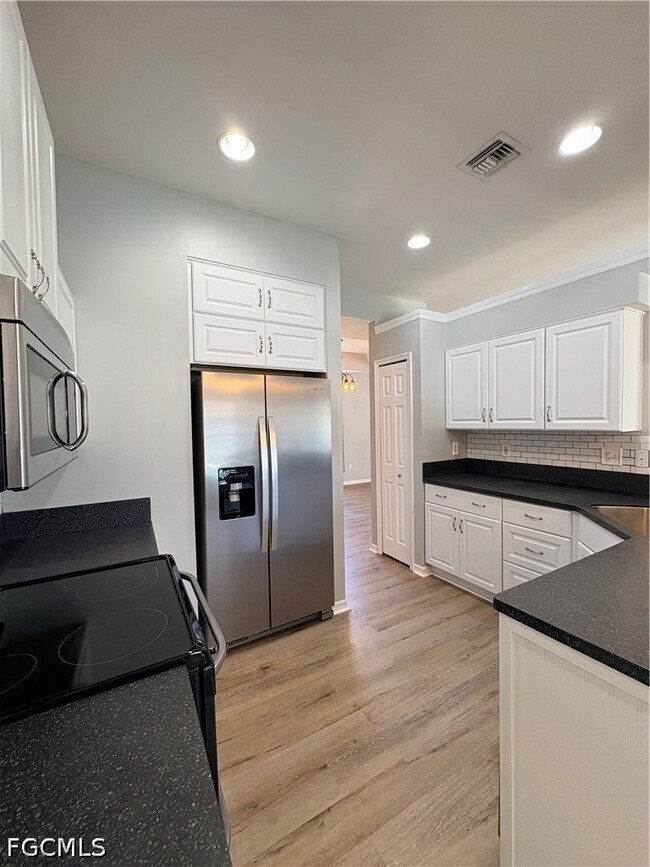 Foto del edificio - 3710 SW 13th Ave