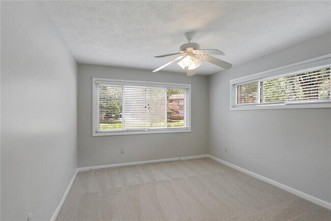 Foto del edificio - 115 Biscayne Dr NW