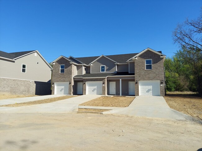 Foto del edificio - Beautiful New Townhomes in Alma!