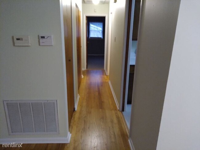 Building Photo - 3 br, 2 bath House - 854 Forest Lake Dr S