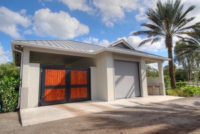Building Photo - 14530 Laurel Trail