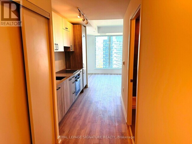 Building Photo - 1 Quarrington Ln