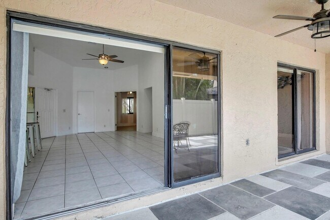 Foto del edificio - 9341 Chelsea Drive S