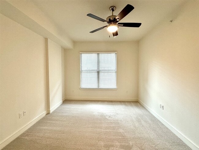 Foto del edificio - 2303 Mid Ln