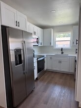 Building Photo - 2400 Lindblad Ct