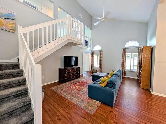 Building Photo - Bright and Charming 3BR House in Riverview