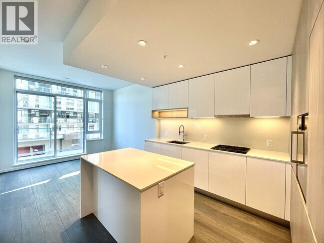 Photo du bâtiment - 6600 Minoru Blvd