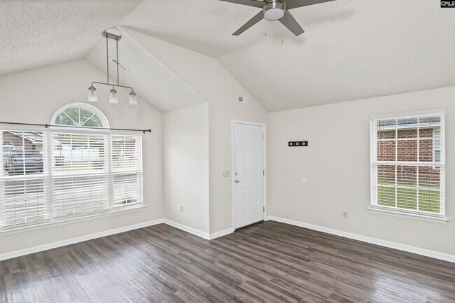 Building Photo - 105 Hutto Hill