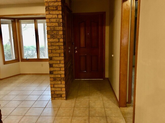 Foto del edificio - Beautiful Home in Meadows Neighborhood