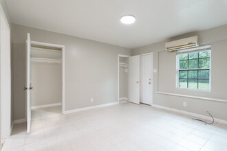 Building Photo - 3410 Elizabeth St NW