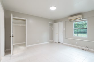 Building Photo - 3410 Elizabeth St NW